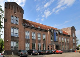 Bedrijfsverzamelgebouw Voorgevel kantoorruimte te huur in Hilversum Een